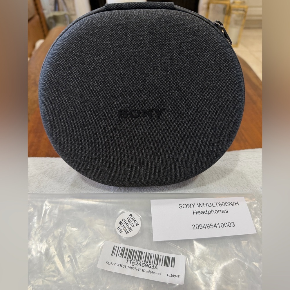 🅰️uth Sony ULT WEAR Wireless Noise Canceling Headphones
